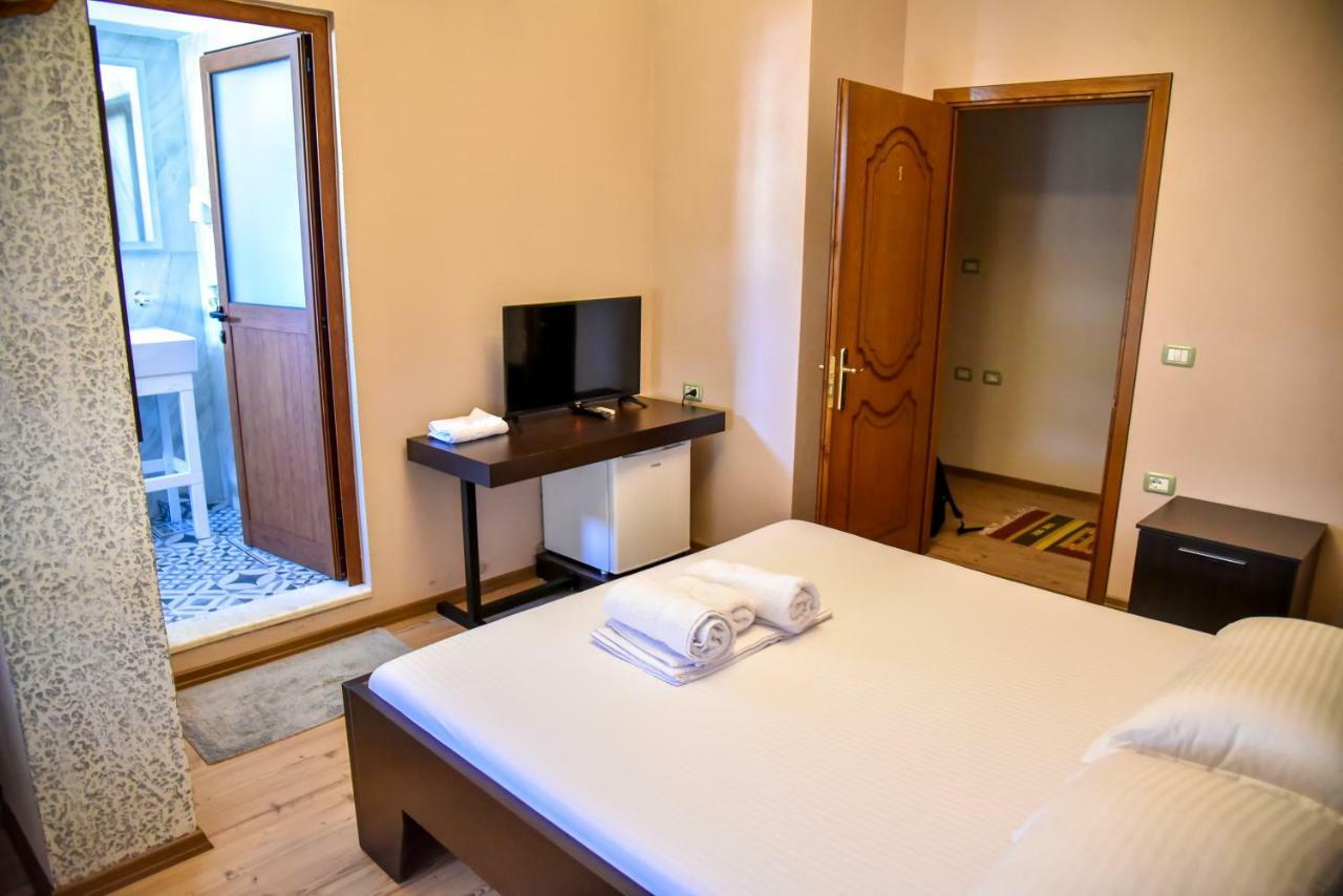 Hotel Sofra Gjirokastër Esterno foto